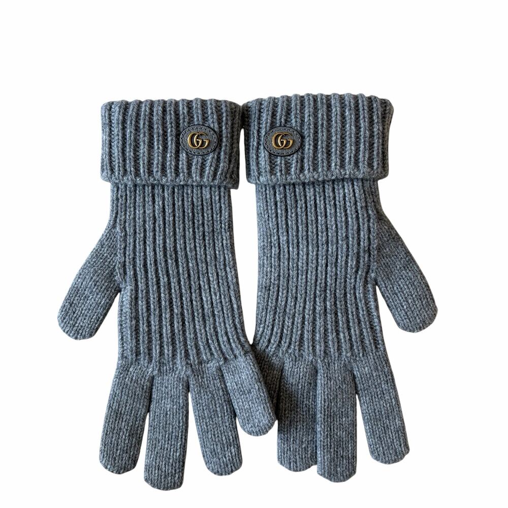 Gucci Grey Wool Cashmere Gloves Size M NWT GG Interlocking Double G Luxury Knit